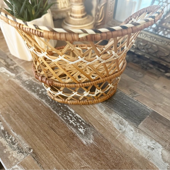 Vintage mini wicker chair. - Picture 4 of 4